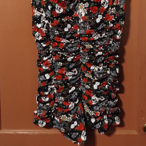 Torrid SIZE 4 (26) Bathing Suit SWIMSUIT Romper Tattoo Skull Dice Roses PREOWNED - Picture 2 of 10
